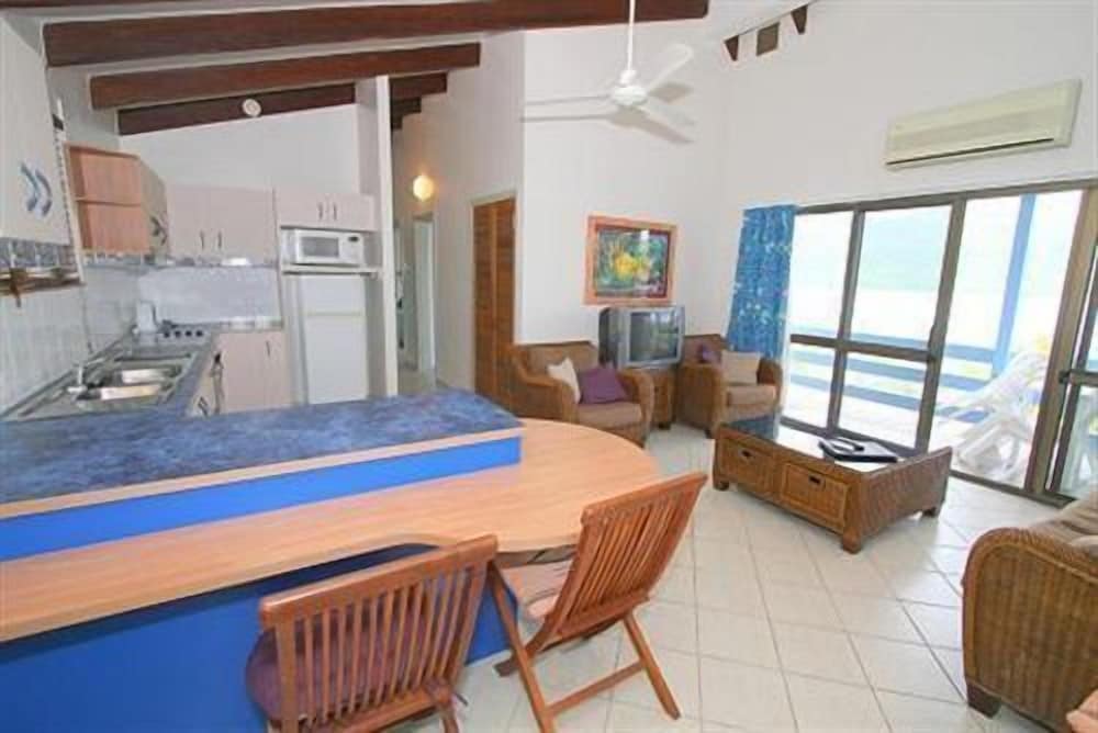 CORAL POINT LODGE 26/35