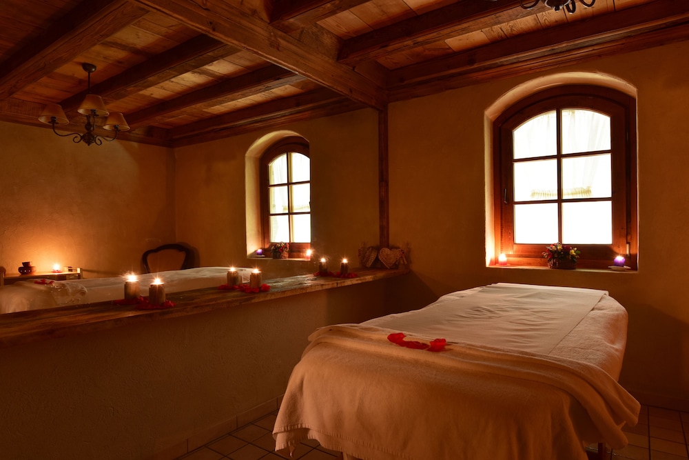 Relais Mont Blanc Hotel and Spa 25/50
