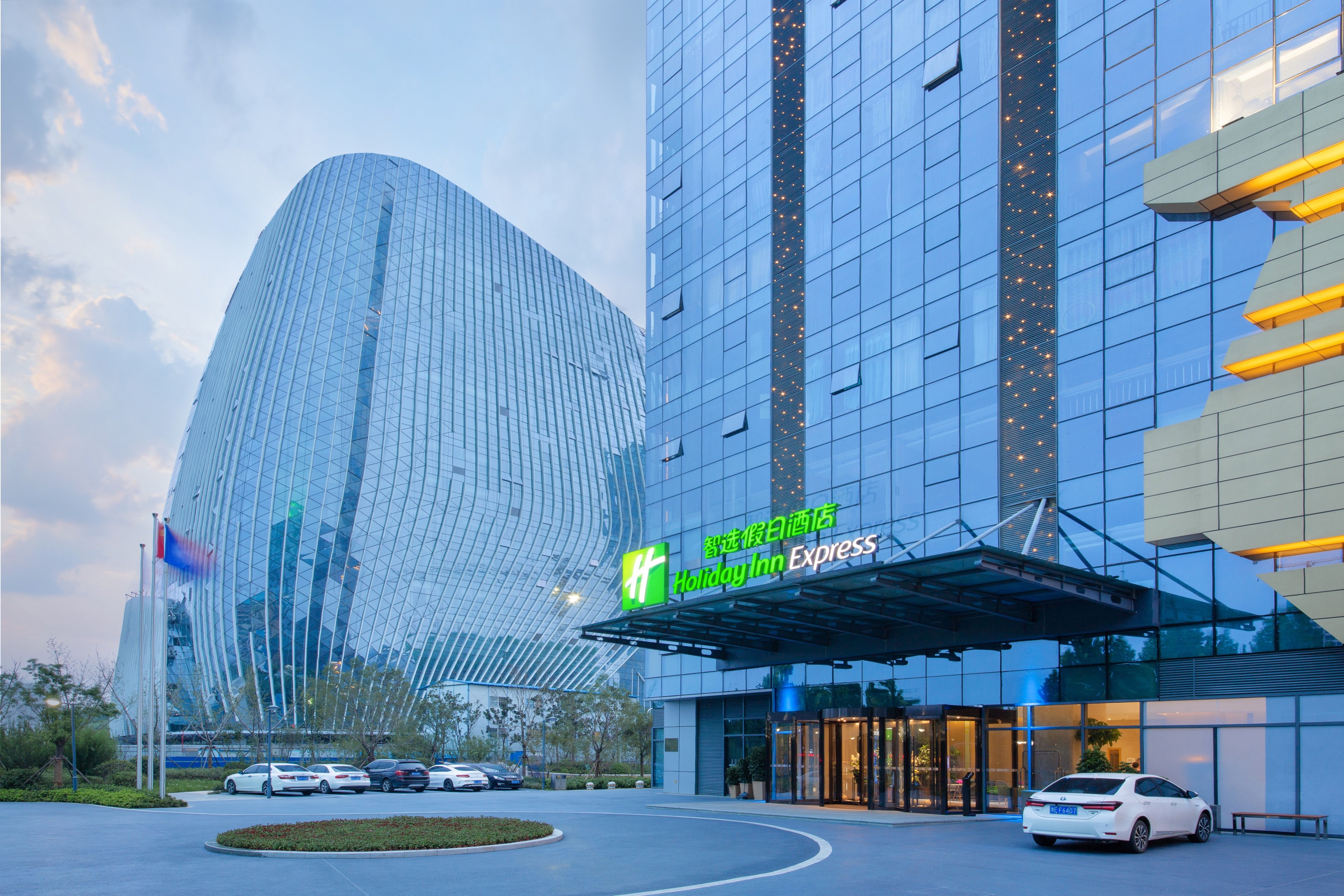 HOLIDAY INN EXPRESS ZHENGZHOU LONGZI LAKE 22/22