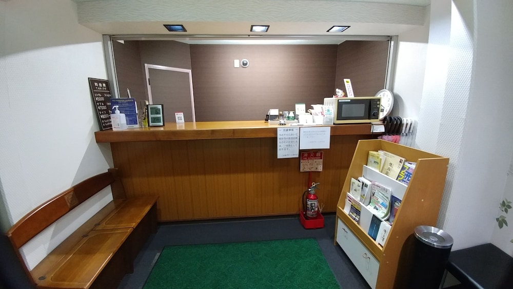 Futsukaichi Green Hotel 35/37