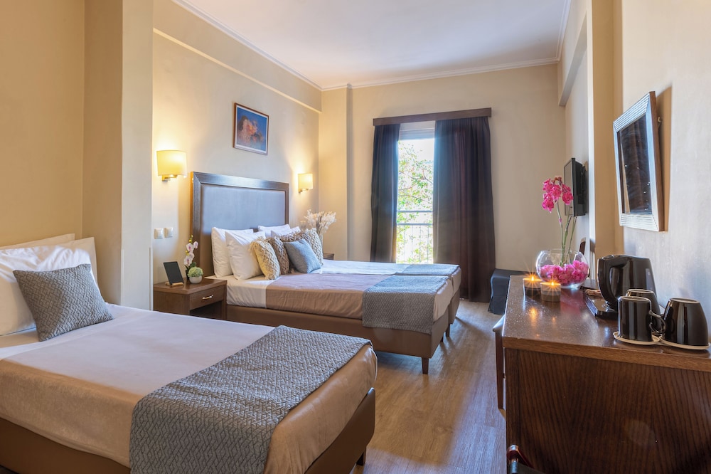 Marina Athens Hotel 35/58