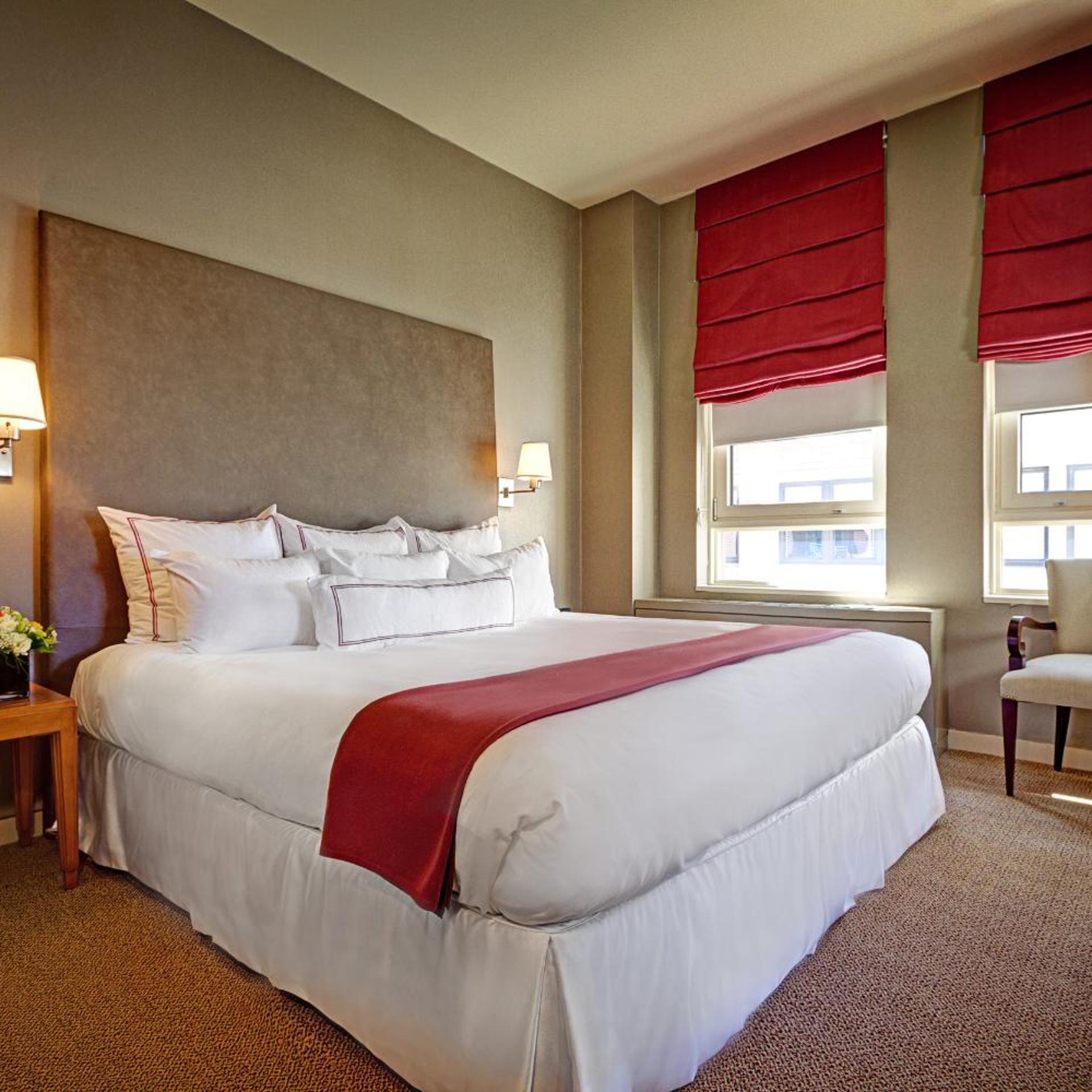 Suite, King Bed, Balcony