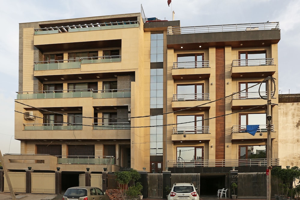 Oyo 5198 Hotel Hcgrand 1/31