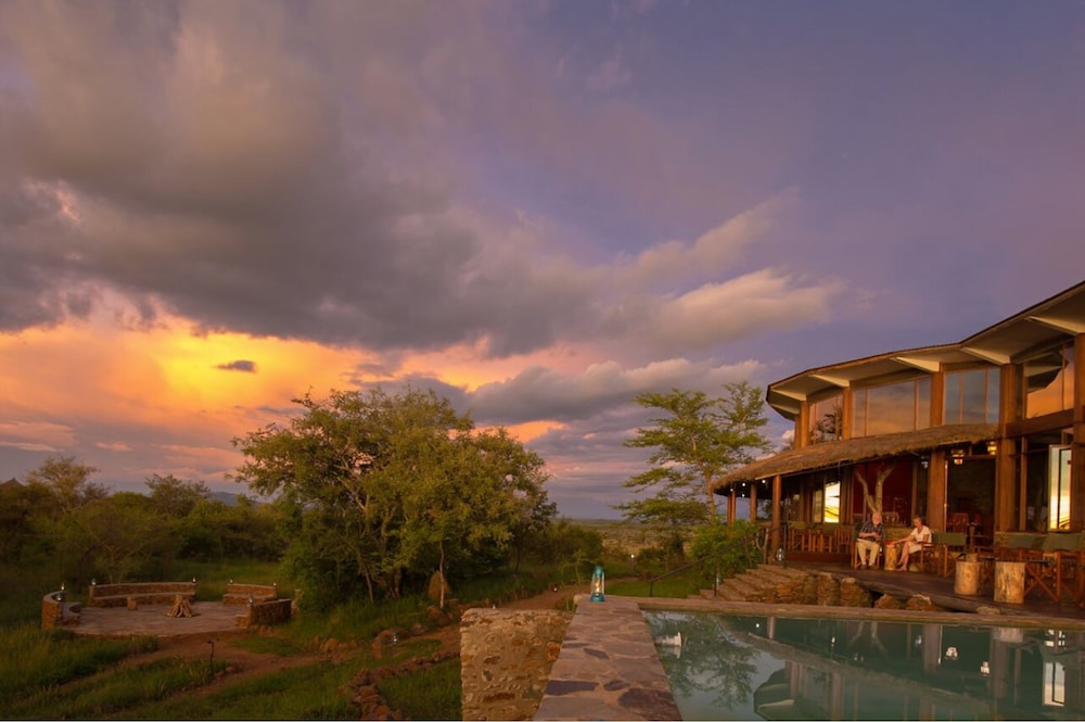 Serengeti Simba Lodge 25/30