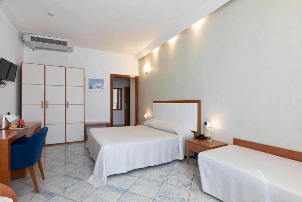 Hotel Aurora E Del Benessere 20/70