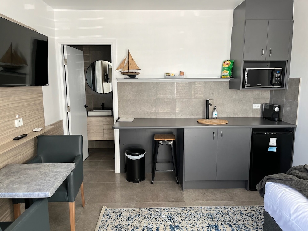 JERVIS BAY MOTEL 47/71