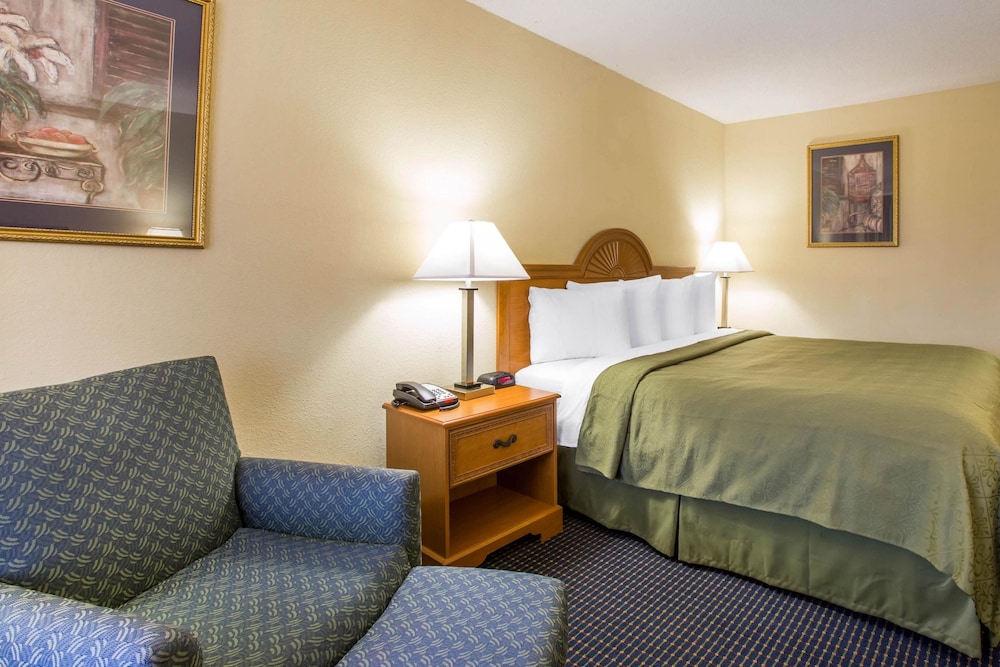 Quality Inn Americus 27/40