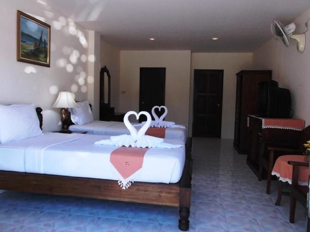 Panupong Hotel 12/22