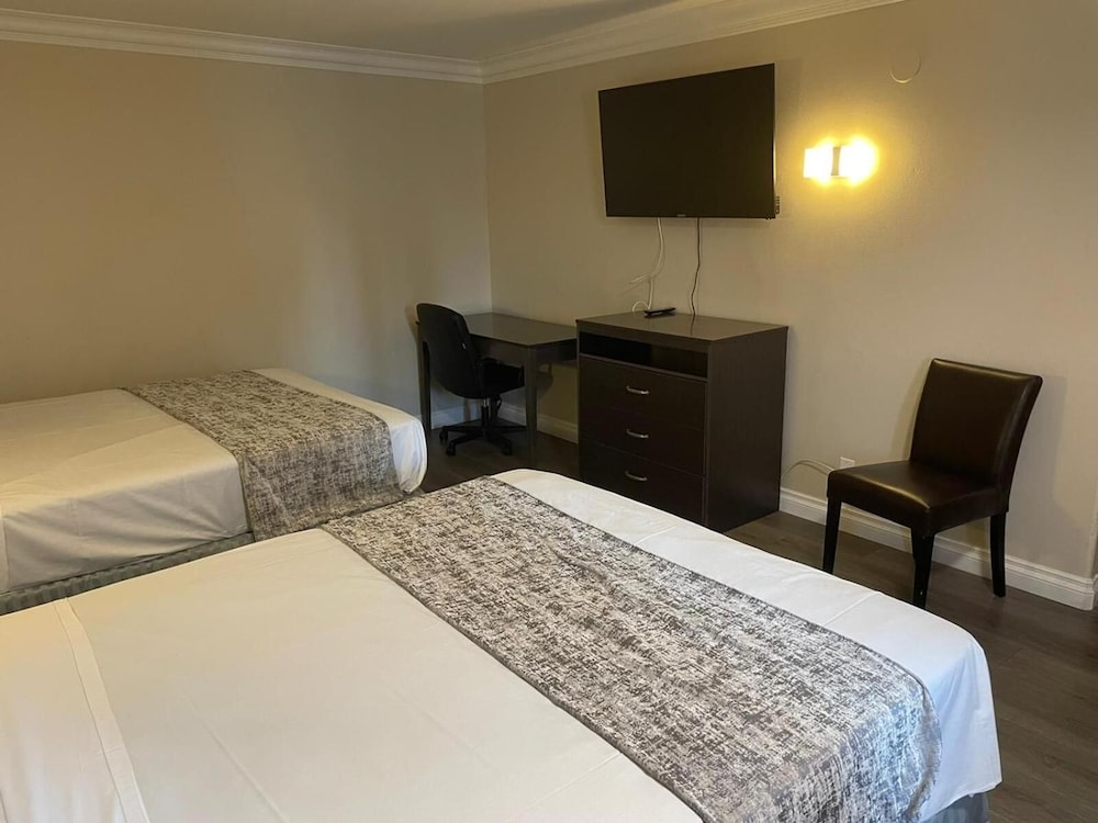 Colony Inn Buena Park 24/64