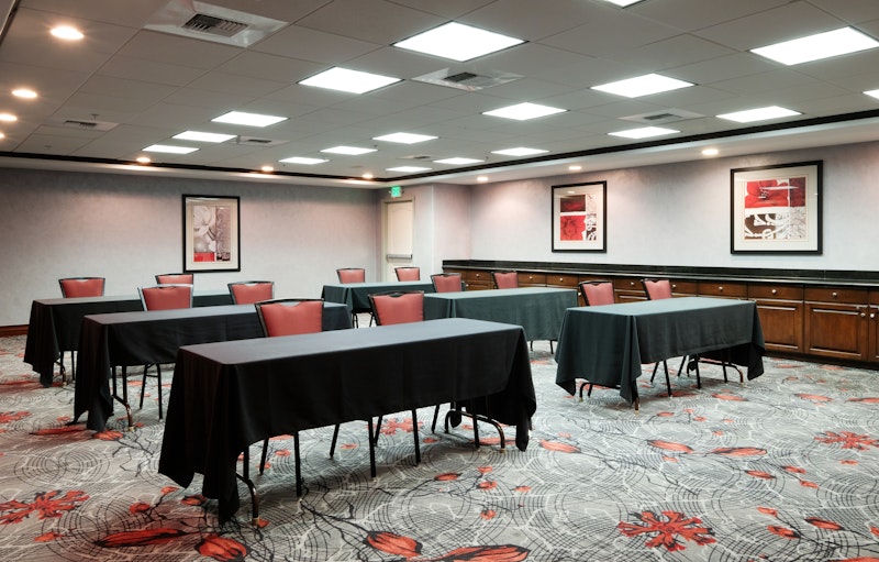 Hampton Inn & Suites Temecula 36/40
