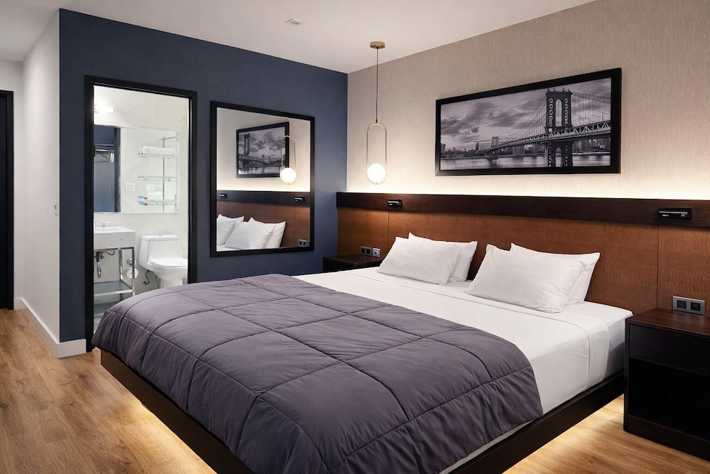 Hotel Mirage Brooklyn 7/38