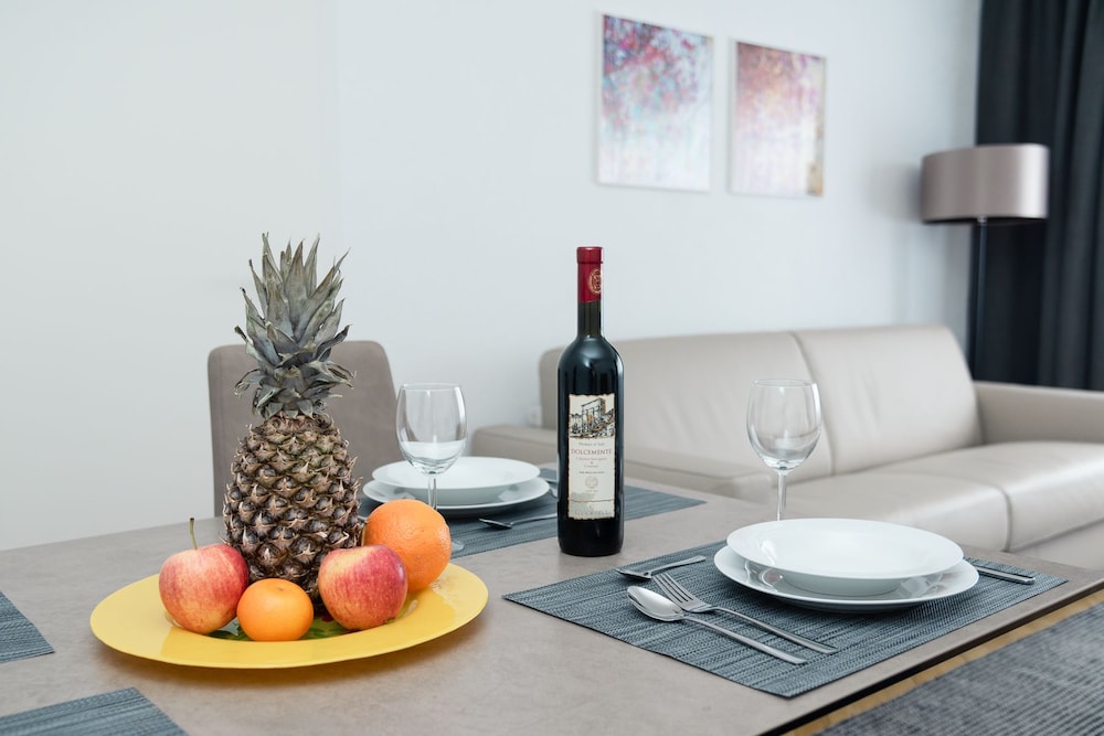 Zurich Furnished Homes 18/50