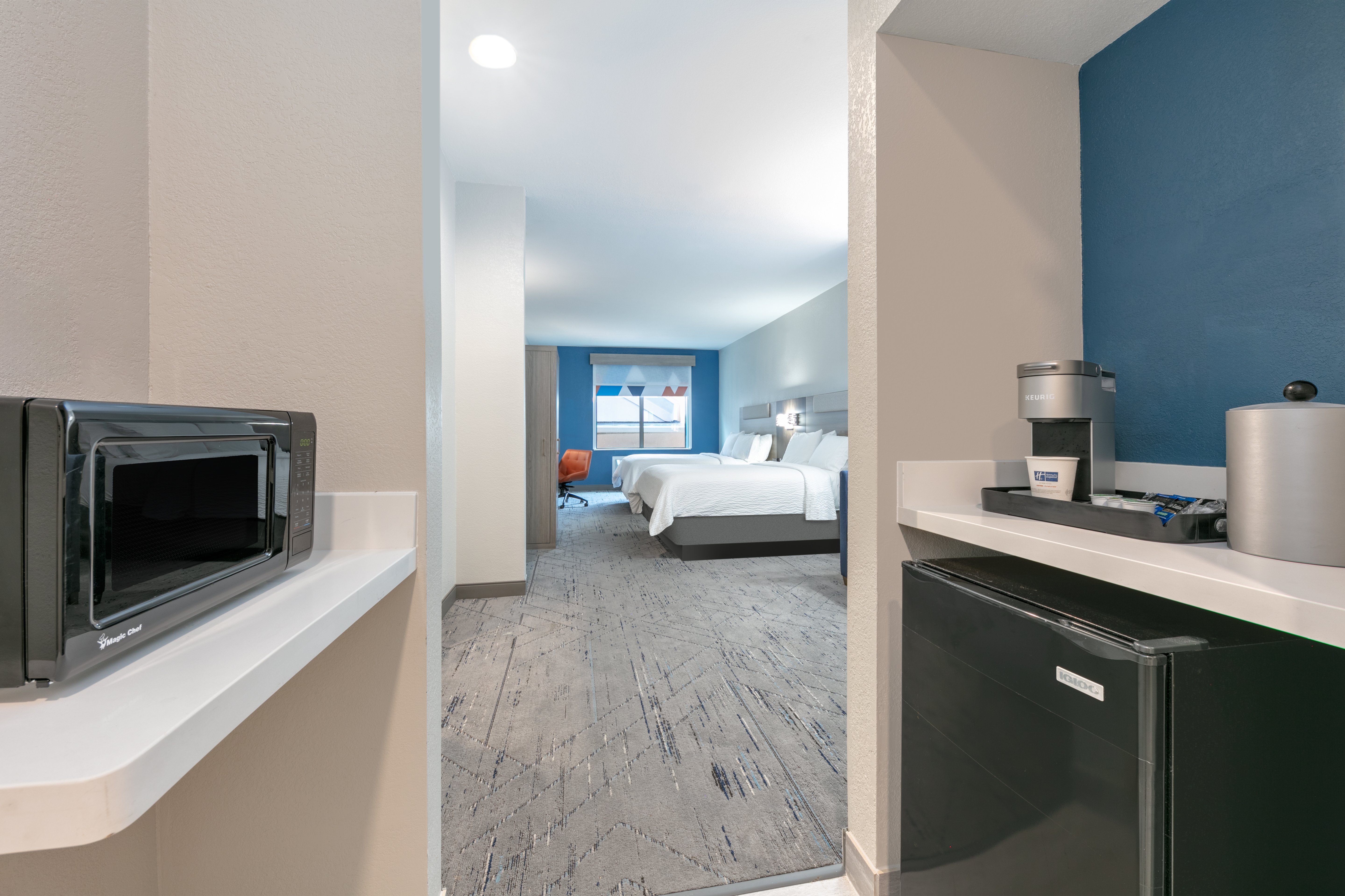 Holiday Inn Express Hotel & Suites Winnie 63/63