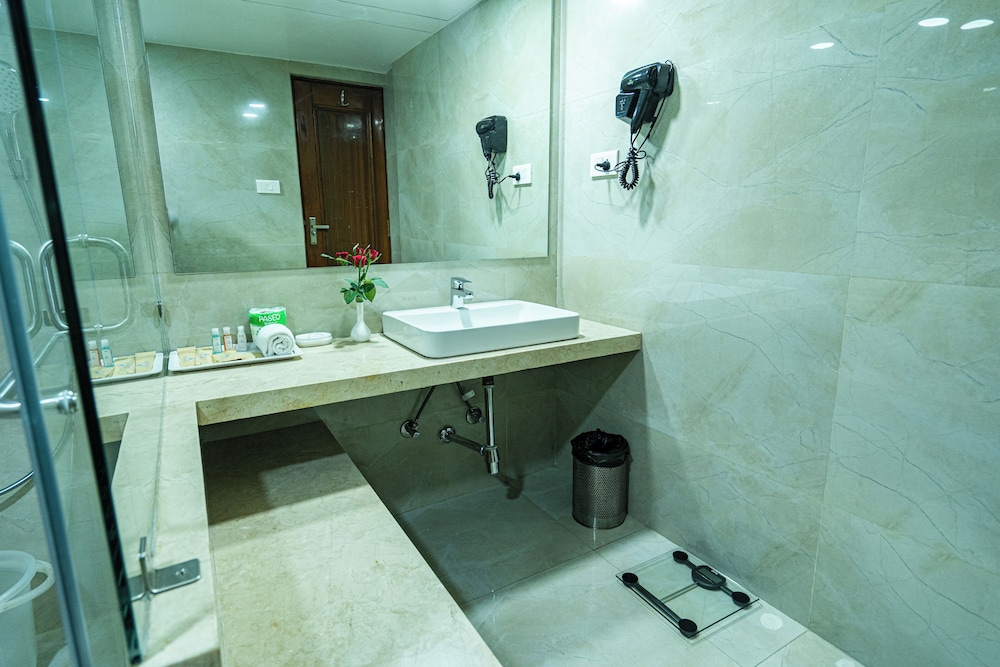 Hotel Mayura 47/50