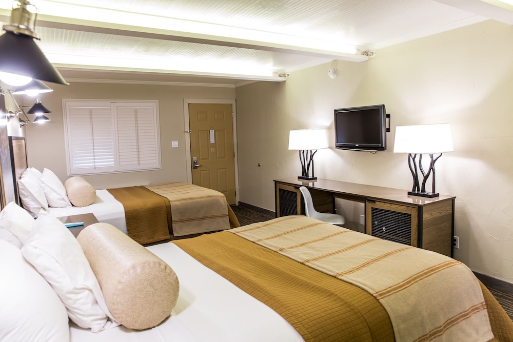 Fredericksburg Inn And Suites 19/53