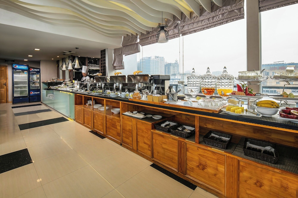 PARKSIDE SUNLINE HOTEL 56/67