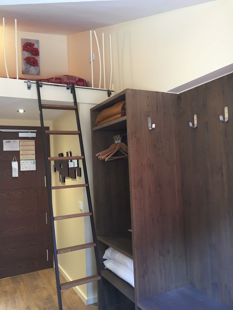 L Ermita 12/65