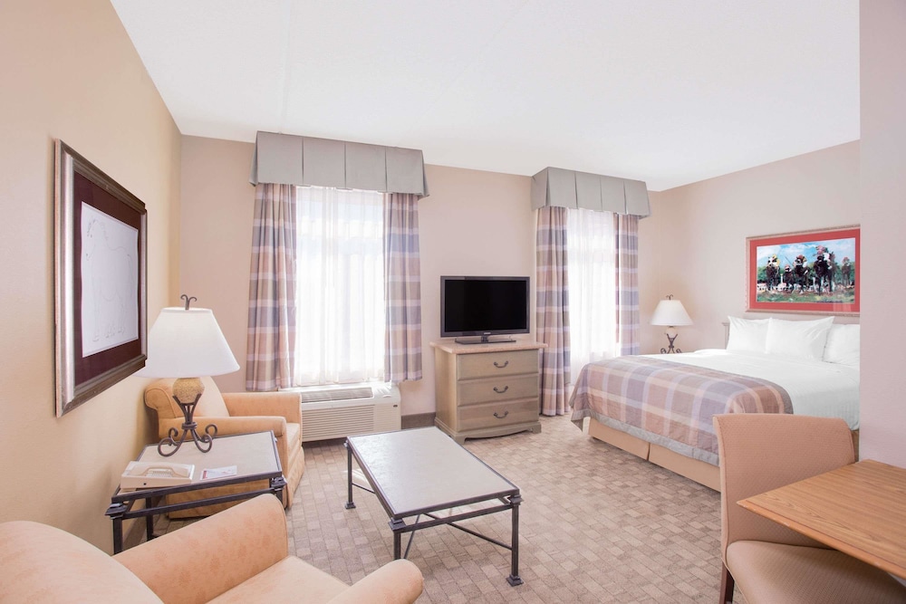 Hawthorn Extended Stay by Wyndham Conyers 13/40