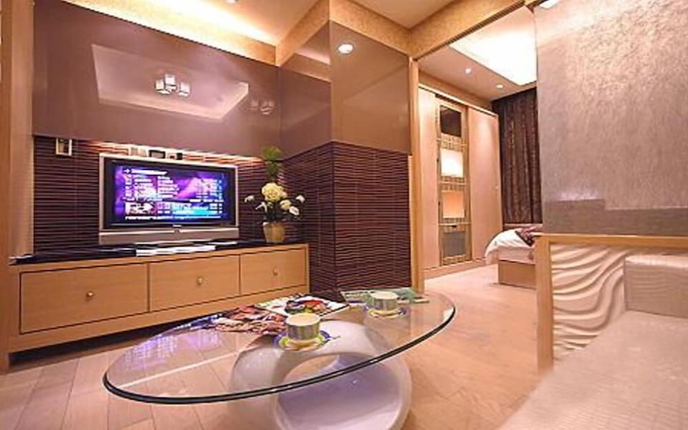 85 Cape Suites 45/74