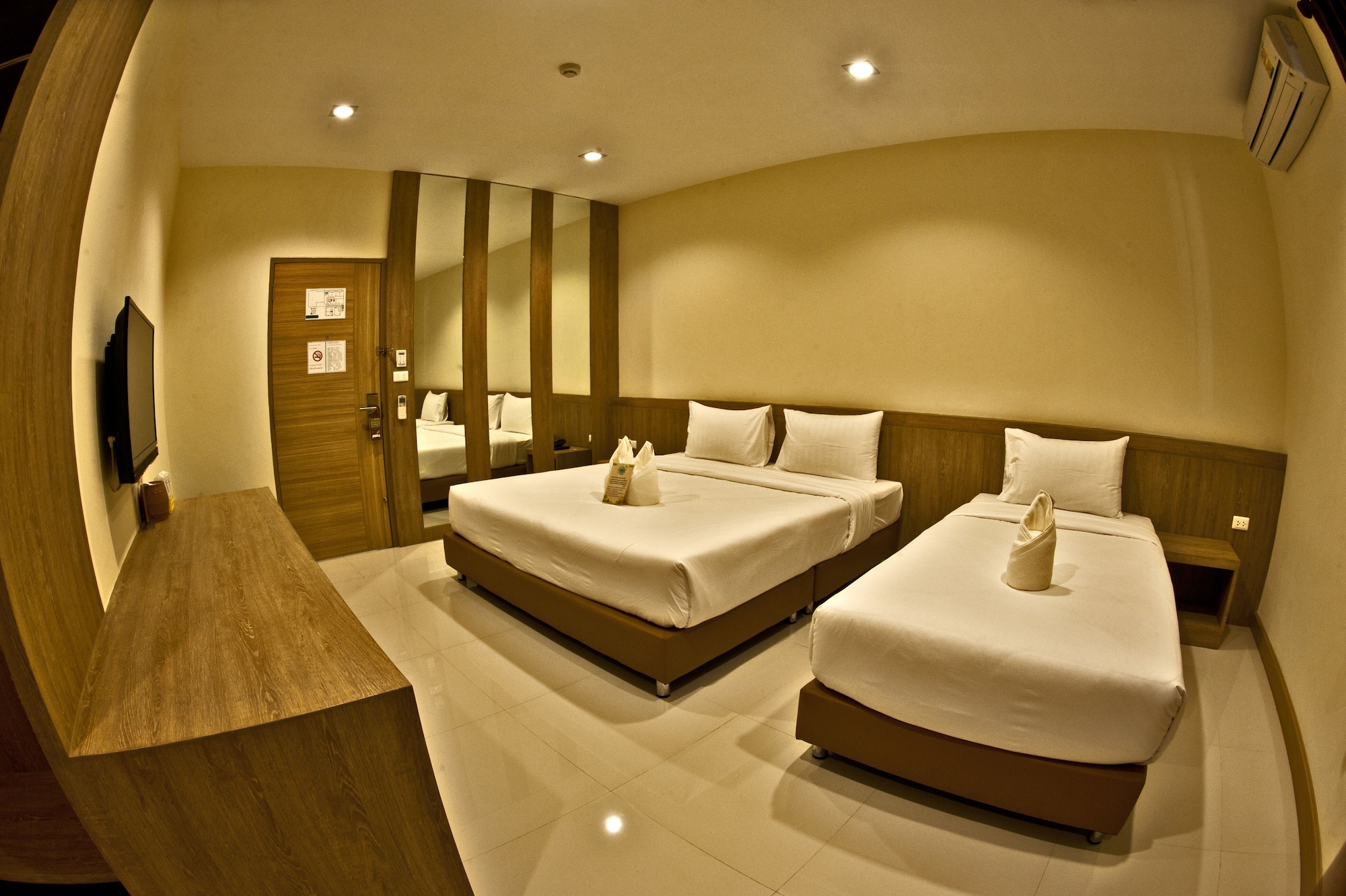 ROOM, TRIPLE