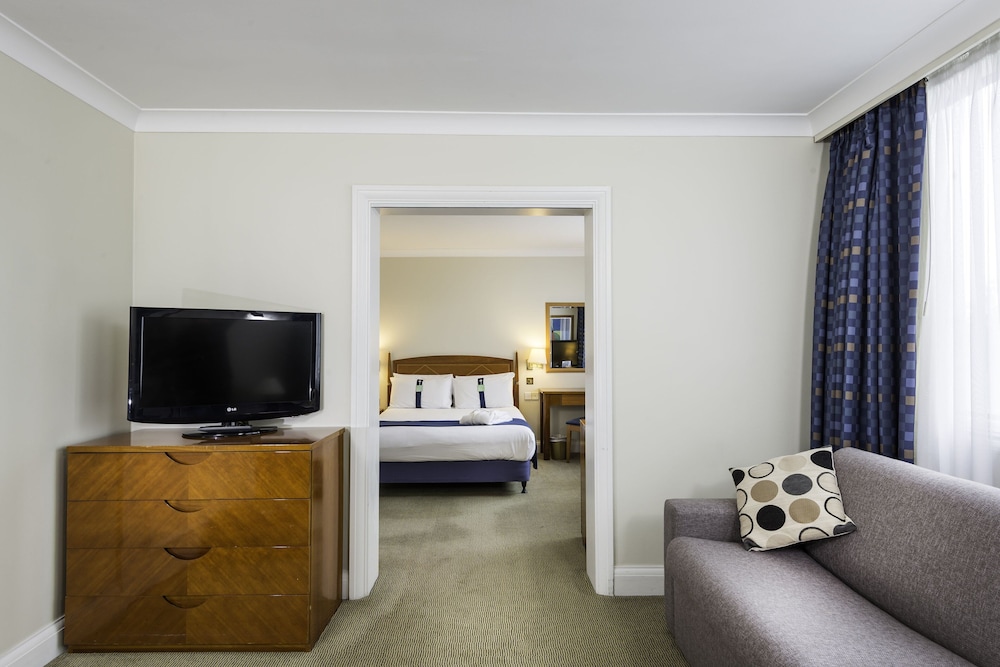 HOLIDAY INN GLASGOW AIRPORT 40/80