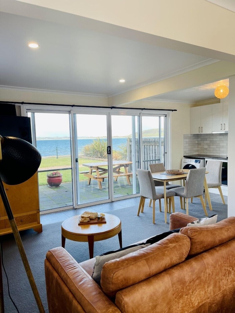 STANLEY VILLAGE WATERFRONT ACCOMMODATION 51/70