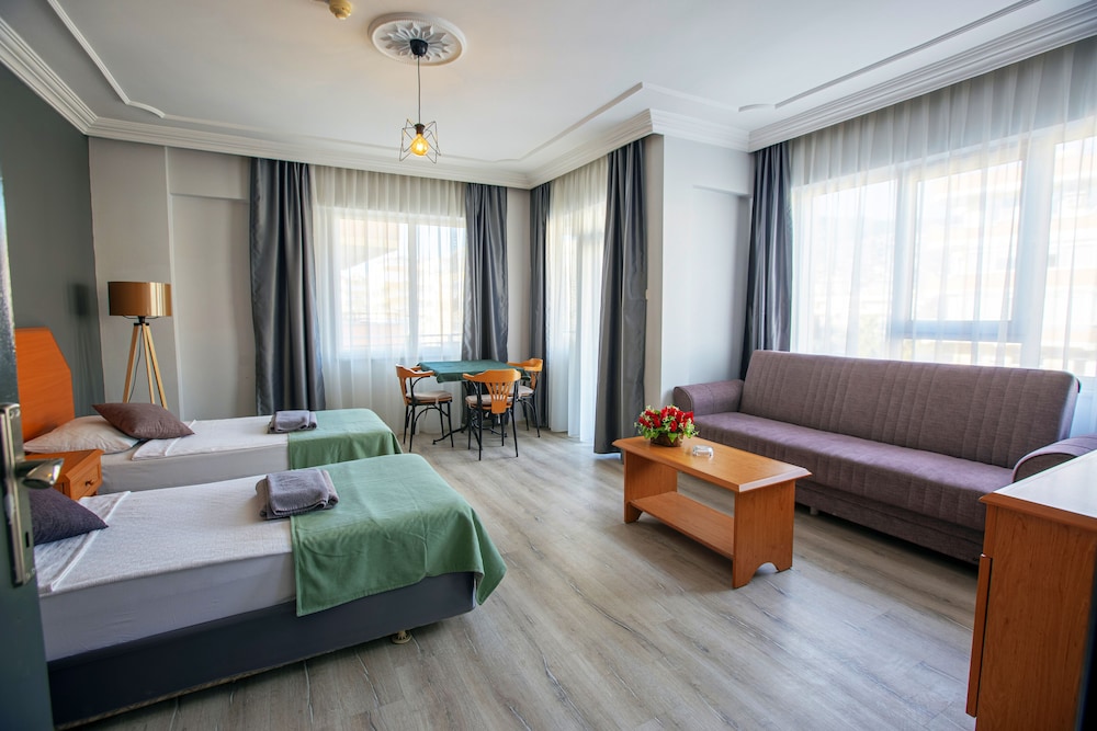 Hma Hotel And Suites 11/50