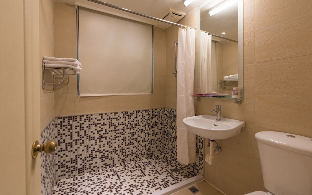 All Fun Business Hotel 42/46