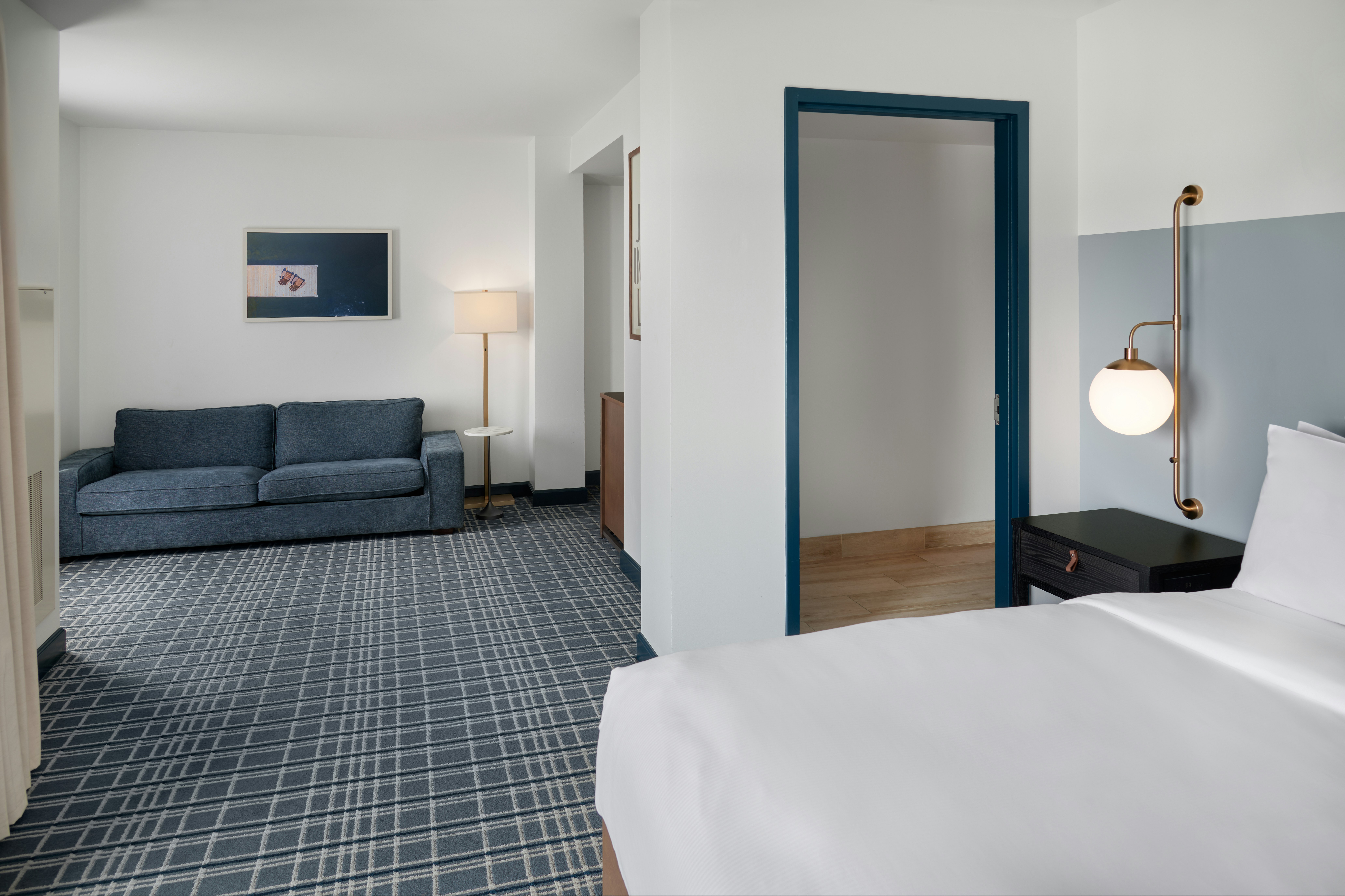 استوديو بسرير كينج بإطلالة على البحيرة، Hotel Canandaigua, Tapestry Collection by Hilton 3/4