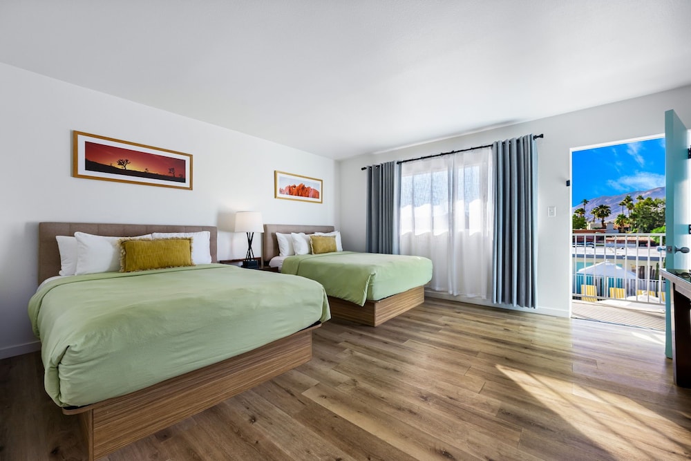 Skylark Hotel 19/70