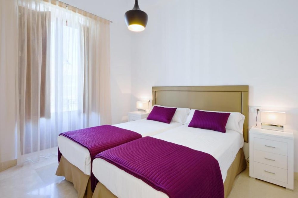 Habitat Suites Gran Via 17 6/65