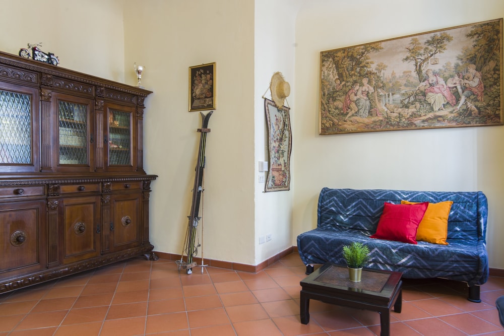 Florence Ariento Romantic Apartment 20/32