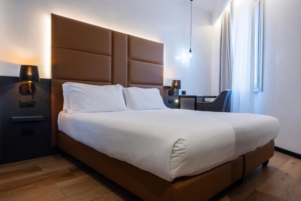 London Hotel 25/64