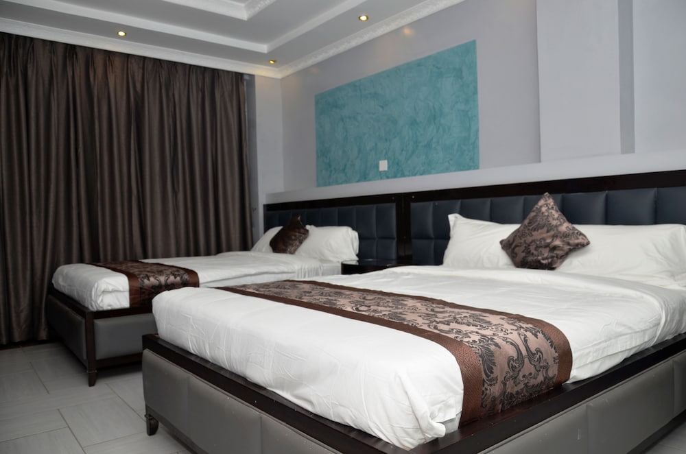ROOM, TWIN BEDS