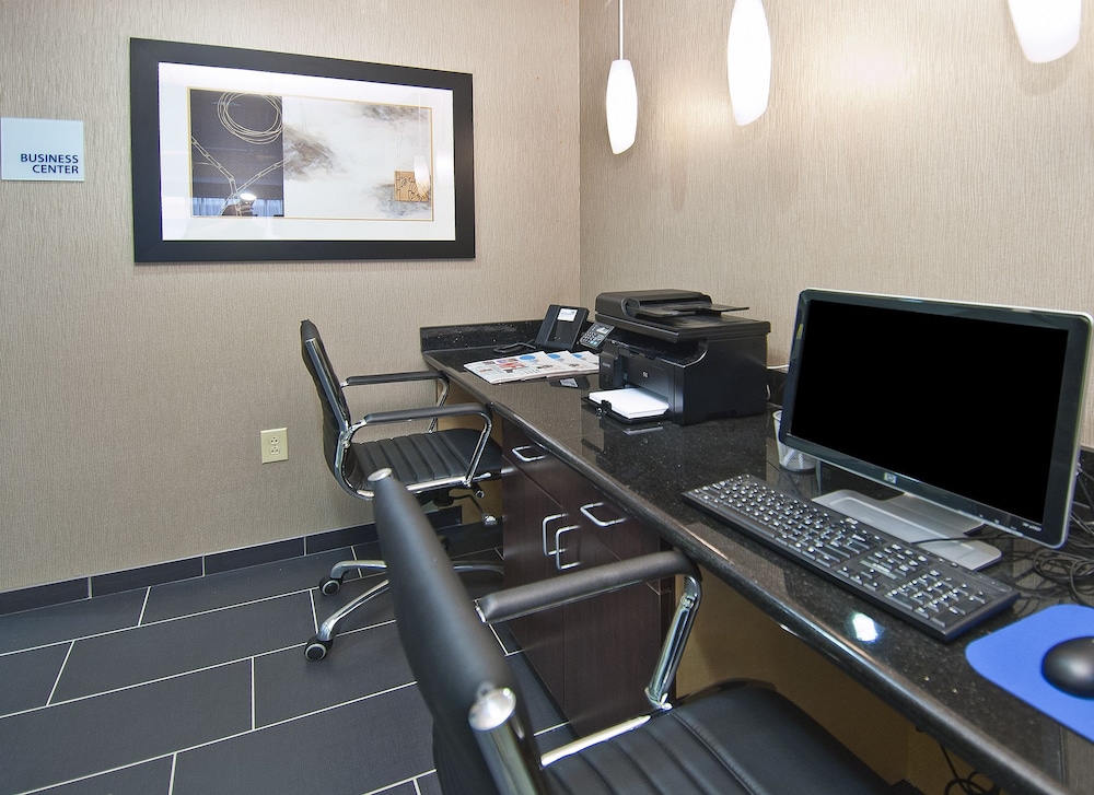 Holiday Inn Express Hotel And Suites Jackson Pearl Intl Airport 47/53