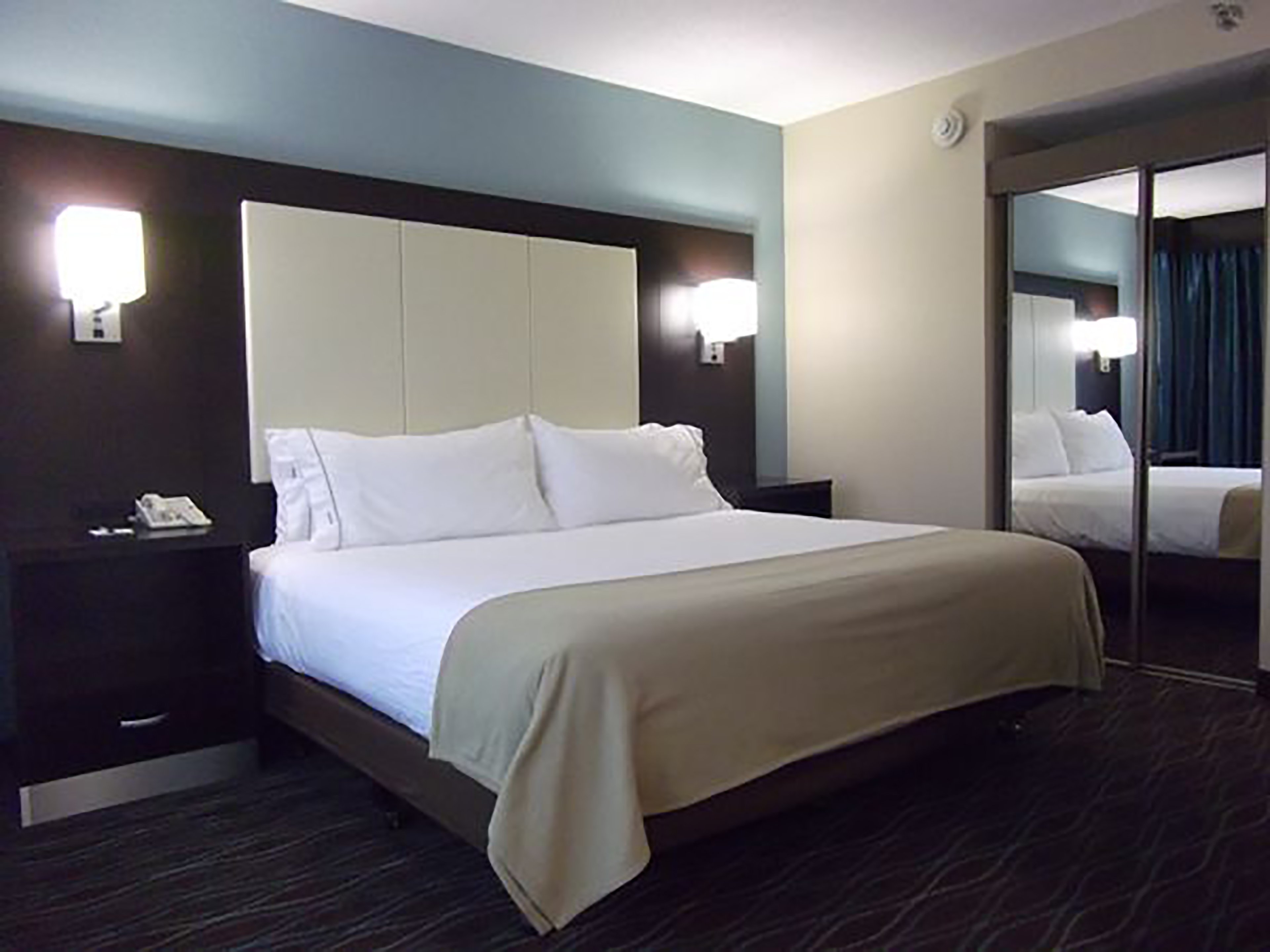 Room, Double Bed, Accessible