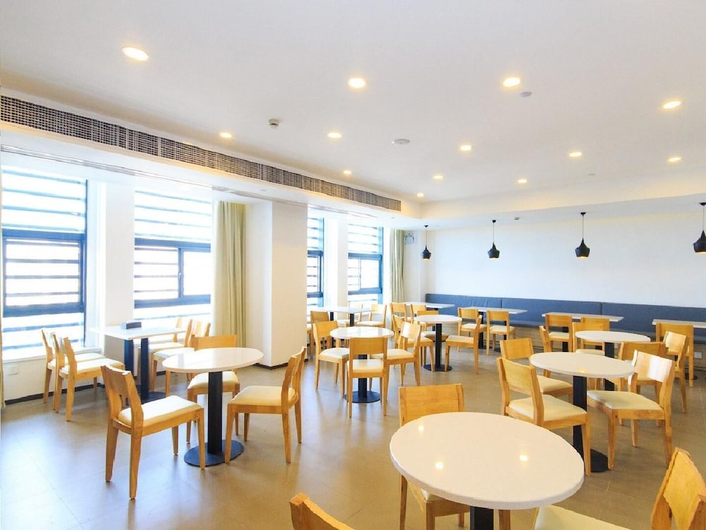 Atour Hotel (Hangzhou Binjiang Binwen Road) 39/46