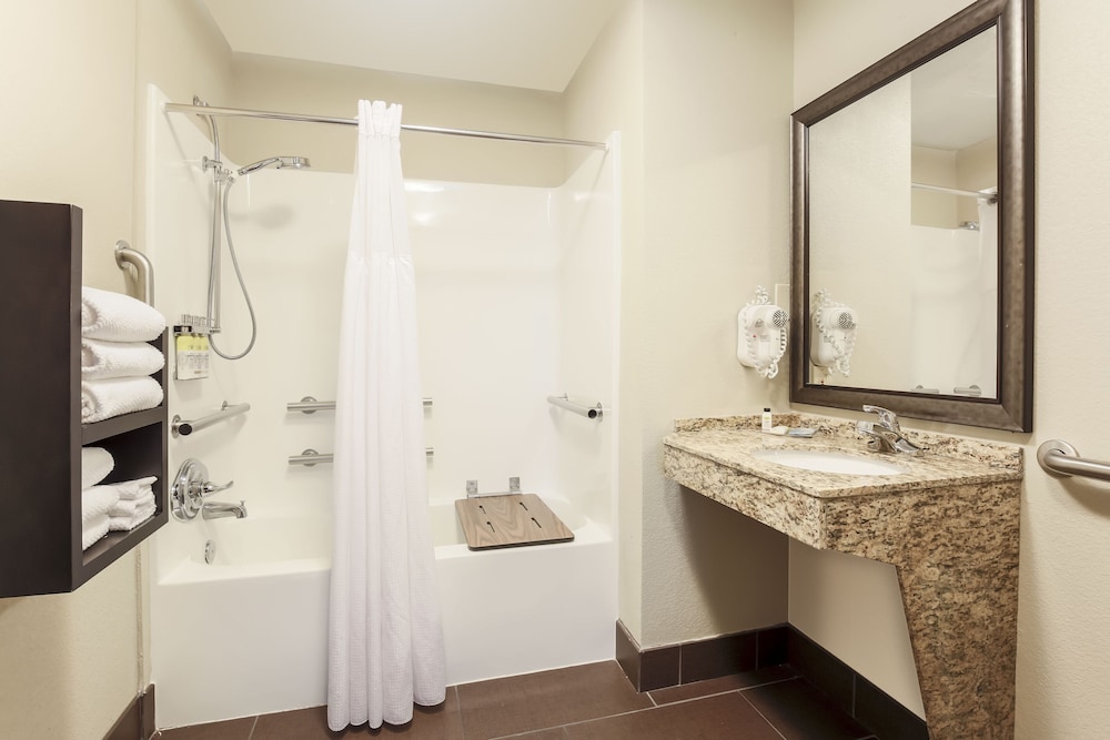 Staybridge Suites Columbus-Dublin 23/80