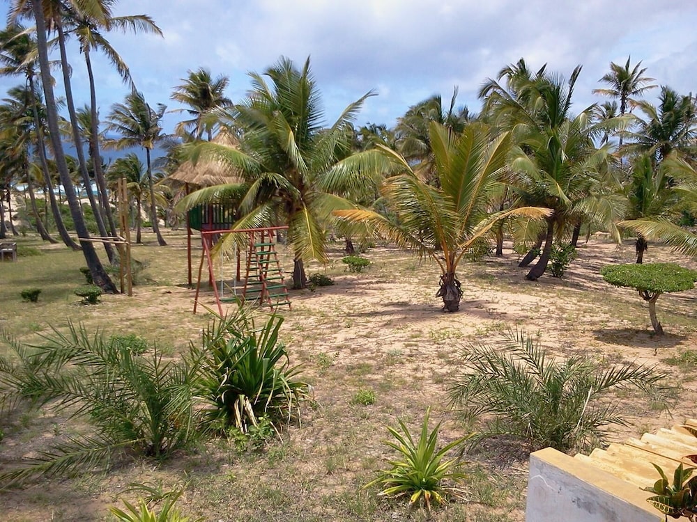 Blue Moon Beach Holiday Resort 10/32