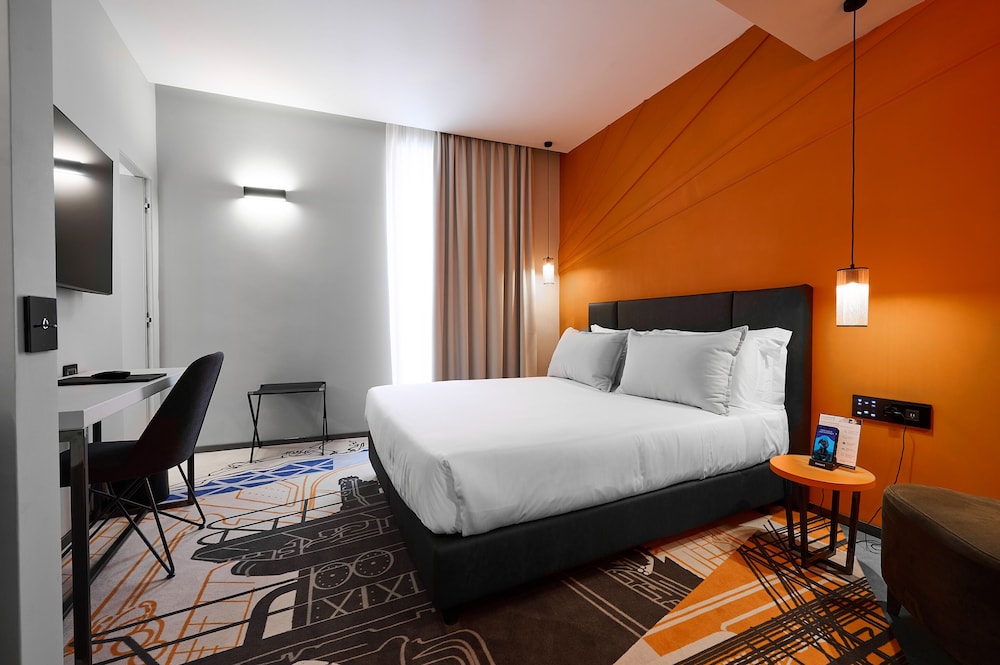 MyTALE Creative Academy Hotel 12/50