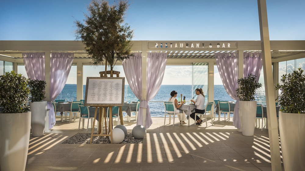 Rivalmare Boutique Hotel 40/50
