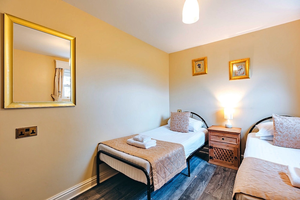 Netley Hall 16/50