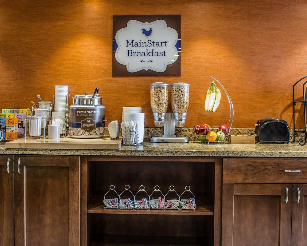 MainStay Suites Coralville - Iowa City 35/38