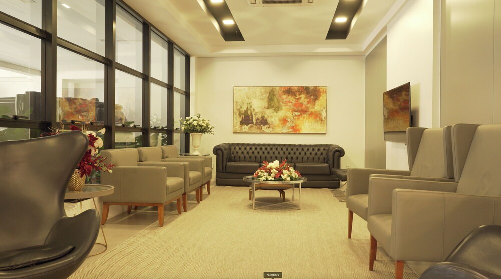Mogano Hotel 35/61