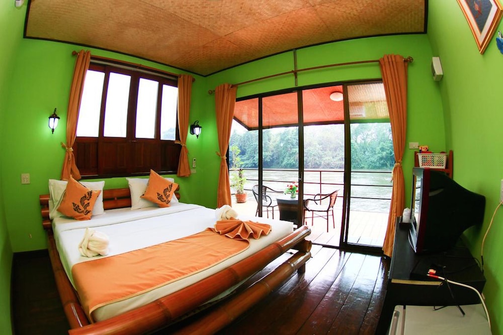 Banana Resort & Spa 10/31