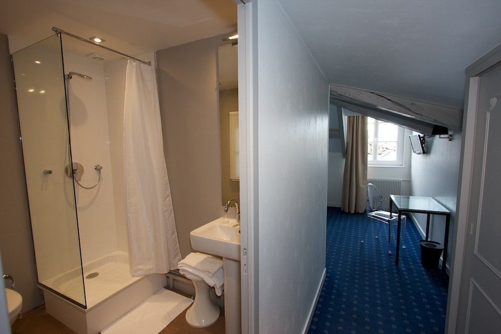 HOTEL HENRI IV 10/69