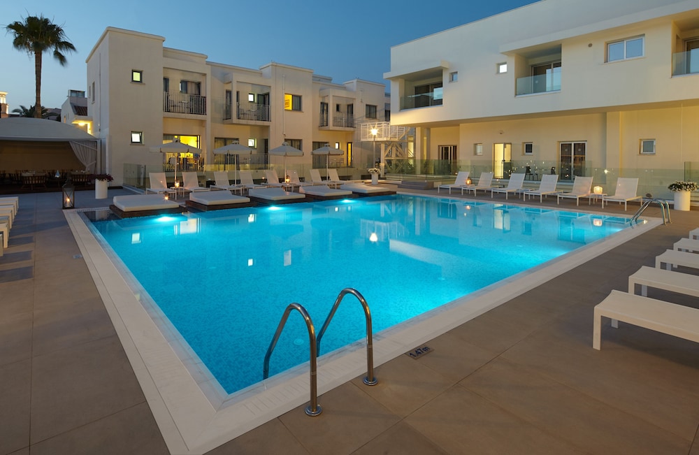 Melpo Antia Hotel & Suites 45/69