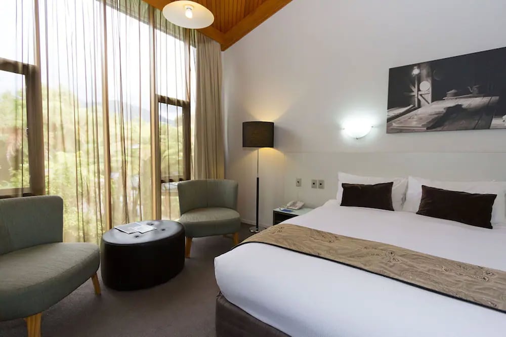Scenic Hotel Franz Josef 12/48