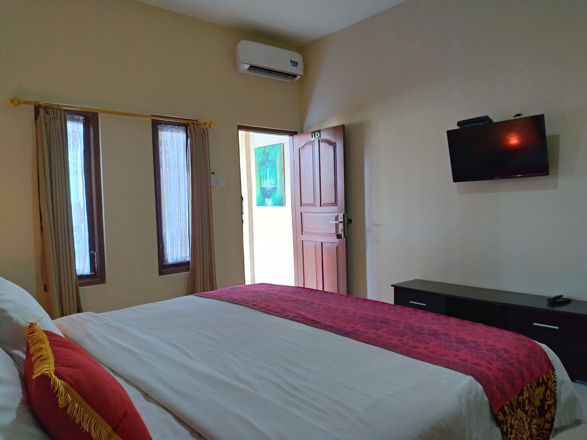 DELUXE, DOUBLE BED