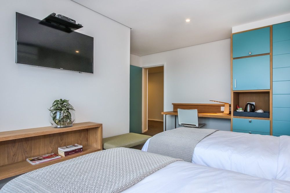 STANDARD, DOUBLE OR TWIN BED, OCEAN VIEW, BATHTUB